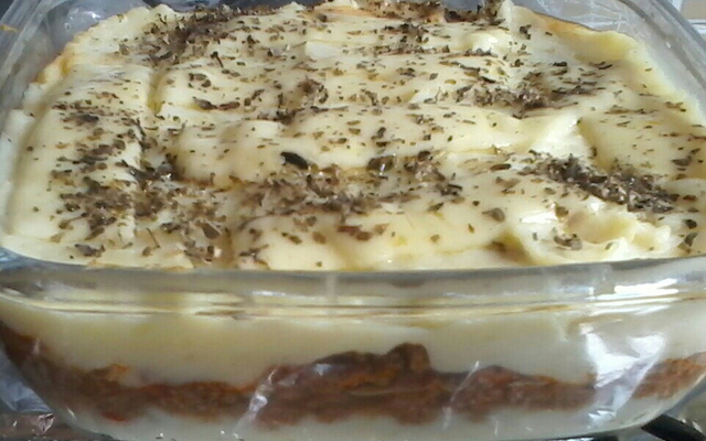 Carne moída com purê de batatas fácil fácil