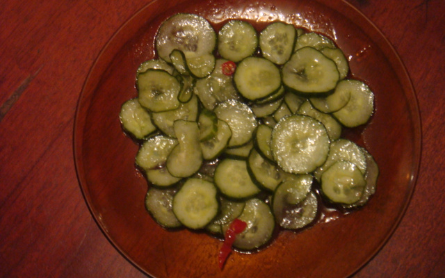 Salada de pepino japonês