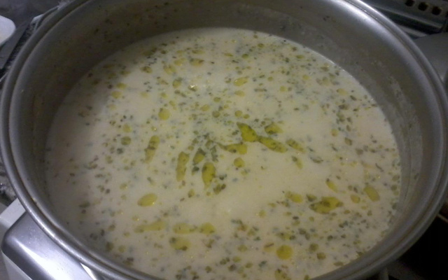 Sopa de cebola e batata