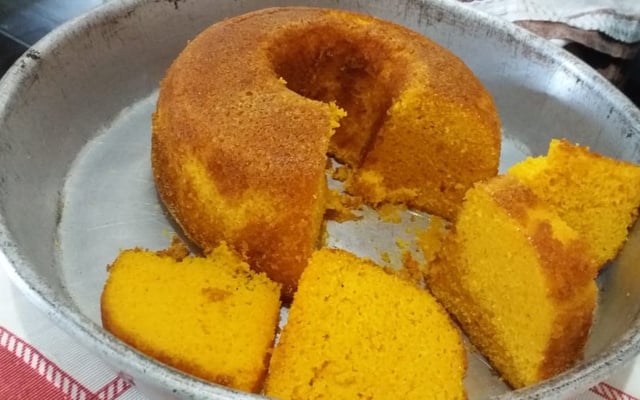 Bolo de cenoura sem glúten e sem lactose (fofinho)