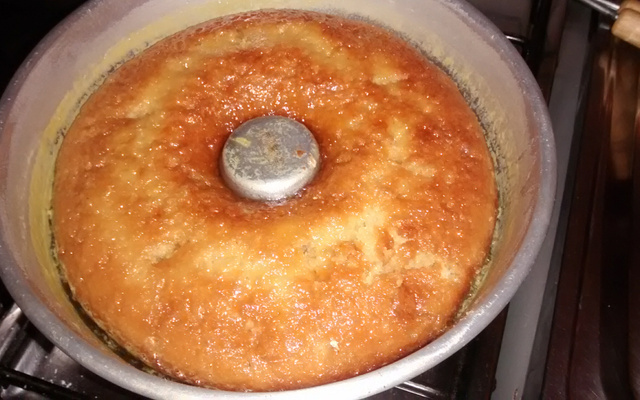 Bolo úmido de laranja