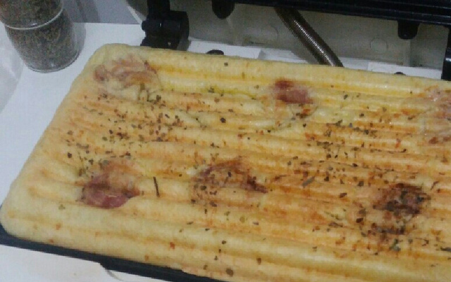 Pão de queijo de sanduicheira