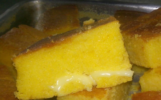 Bolo de queijo com milharina