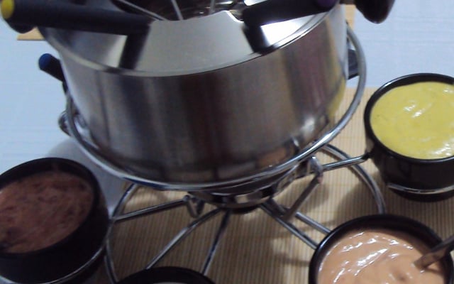 12 molhos para fondue de carne na pedra