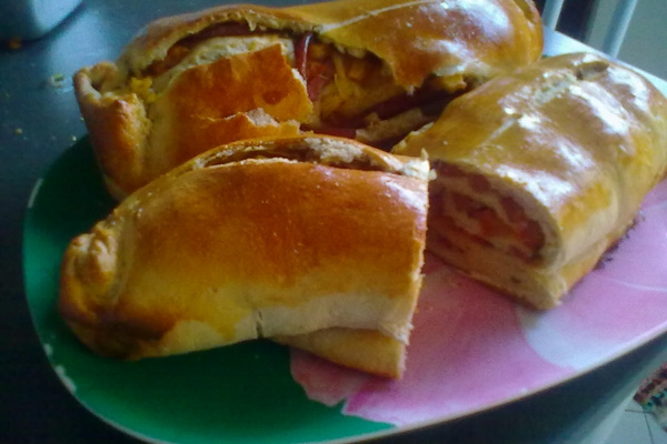 Pão recheado com lingüiça