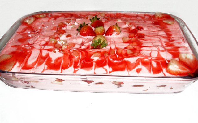 Pavê de chocolate com morango