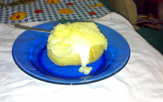Batata recheada de micro-ondas