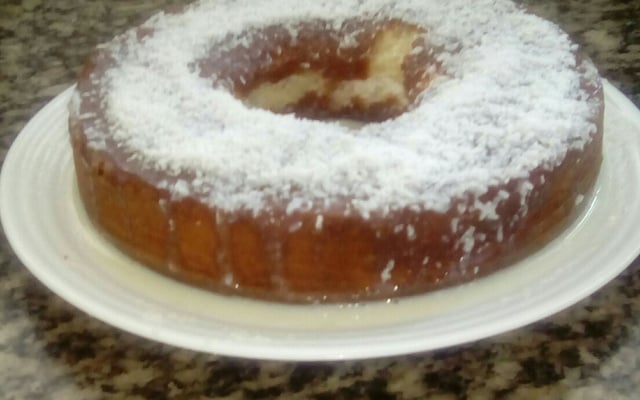 Bolo de coco gelado
