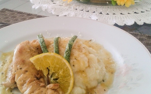 Frango ao molho de laranja com açafrão