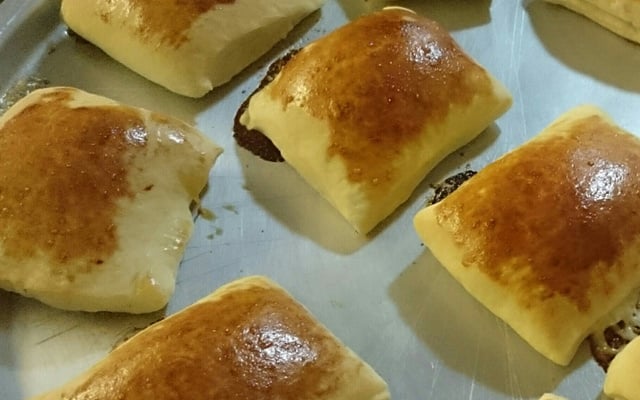 Massa para pizza, esfiha, joelho e outros salgados assados