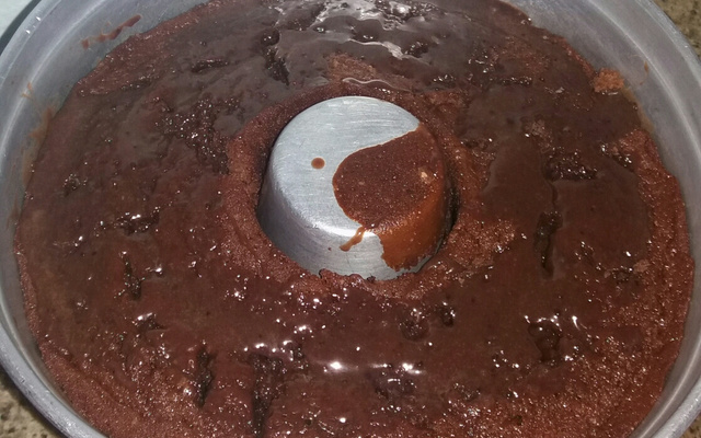 Bolo simples de chocolate