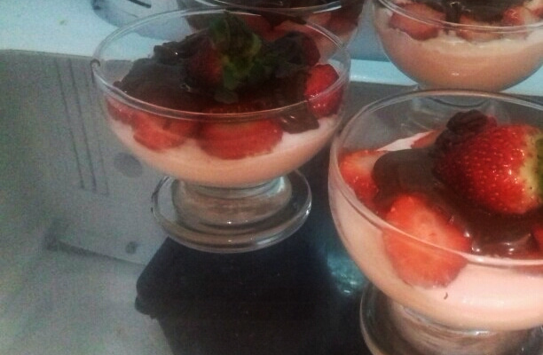 Sobremesa tipo Stikadinho de Morango