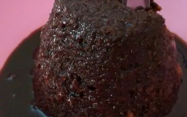 Bolo simples de caneca de micro-ondas