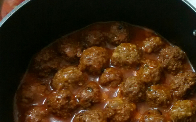 Almôndega à parmegiana (porpeta)