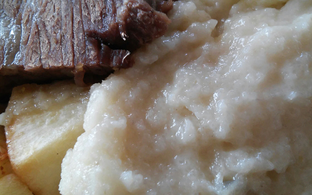 Carne de sol com pirão de leite