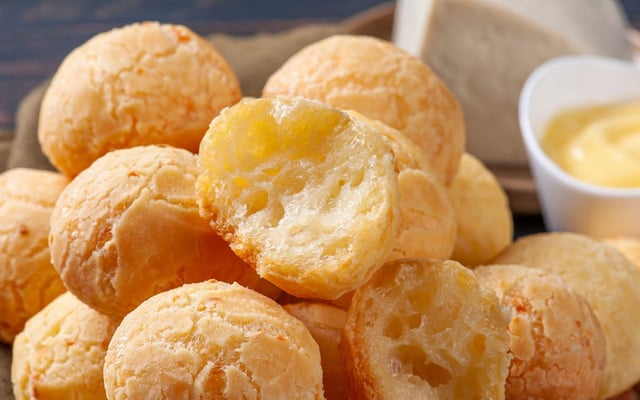 Pães de queijo fáceis de fazer: receita da vovó para as crianças