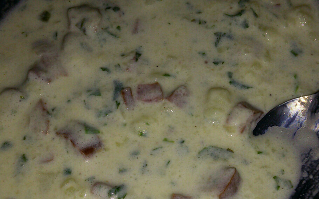 Sopa de batata com calabresa