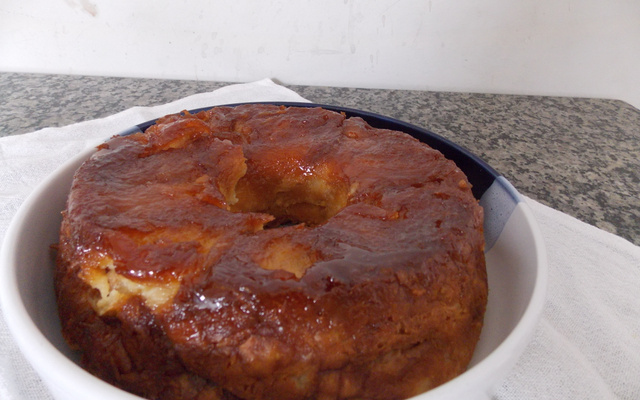 Pudim de pão em pedaço