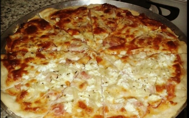 Pizza italiana (a verdadeira massa e o verdadeiro molho)