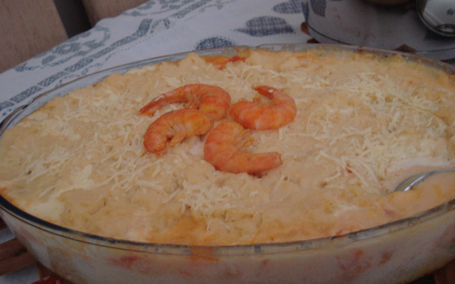 Gratinado delicioso de camarão