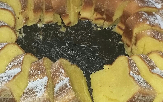 Bolo de fubá cremoso