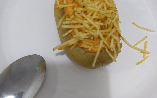 Batata recheada com estrogonofe