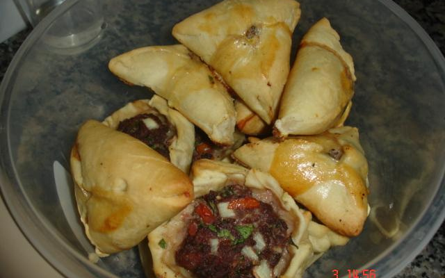 Esfiha árabe aberta