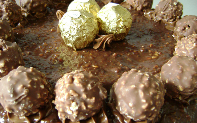 Bolo de Ferrero Rocher