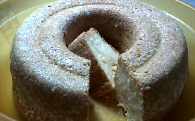 Bolo de queijo com gergelim