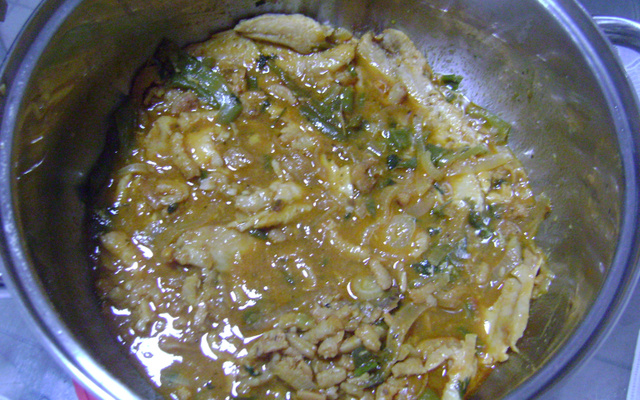 Peixe ao molho de camarão