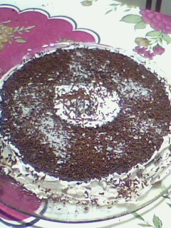 Brigadeirão de micro-ondas com cobertura de Ovomaltine