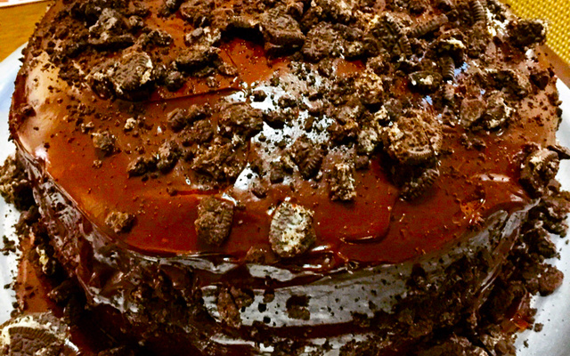 Bolo de chocolate fofinho e molhadinho