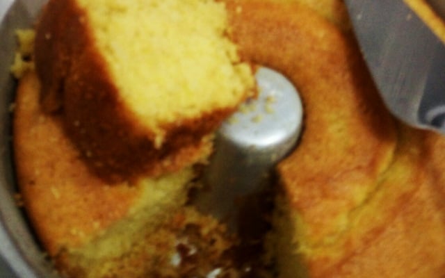 Bolo fit de fubá de milho fofinho sem glúten, ovo, leite e soja