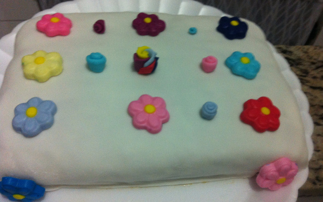 Bolo de aniversário de pêssego