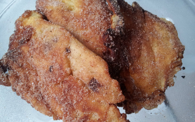 Bolinho frito de leite condensado