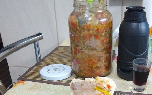 Lagarto em conserva com vinagrete (para comer com pão)