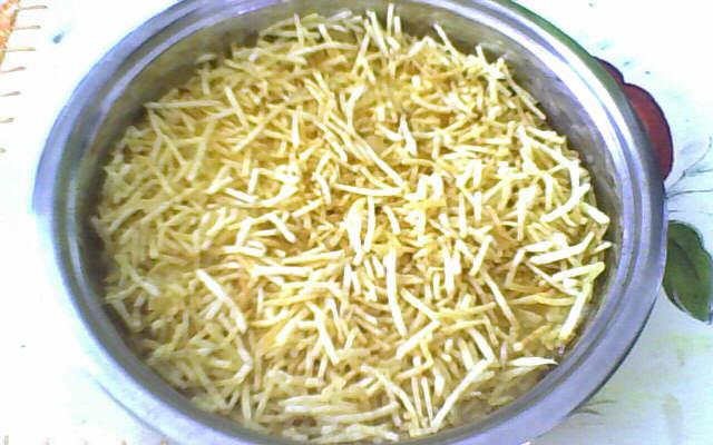 Desfiado de frango gratinado com batata palha