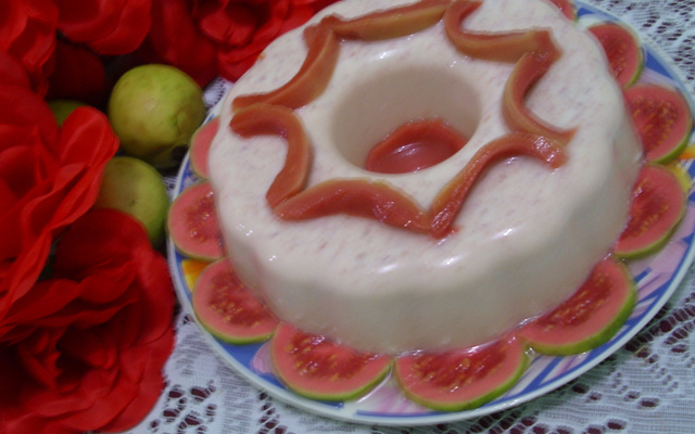 Pudim de geladeira sabor goiaba