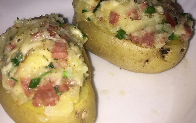 Batata recheada de microondas