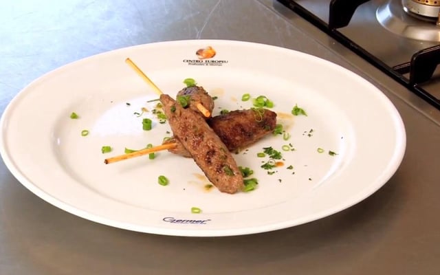 Kafta (carne moída no espeto)
