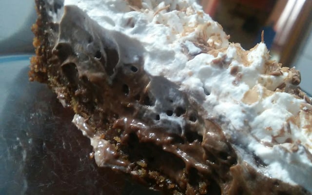 Torta mousse de chocolate com chantilly