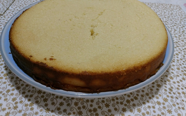 Delicioso bolo de coco com leite condensado