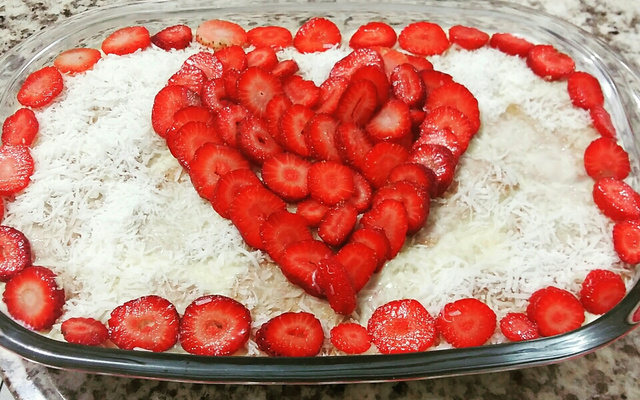 Torta de bolacha com nata fácil