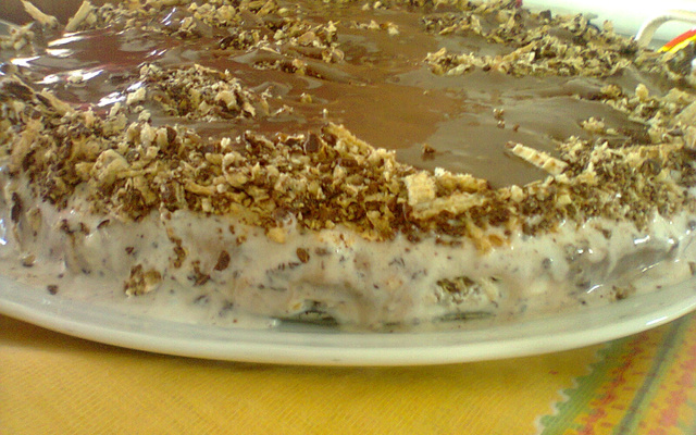 Torta de brigadeiro, sorvete e bis