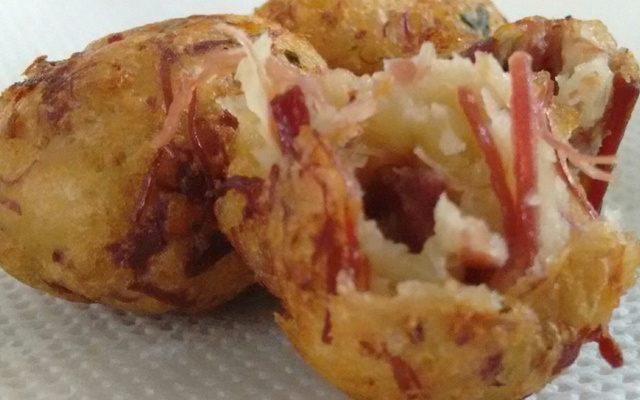 Bolinho de carne seca