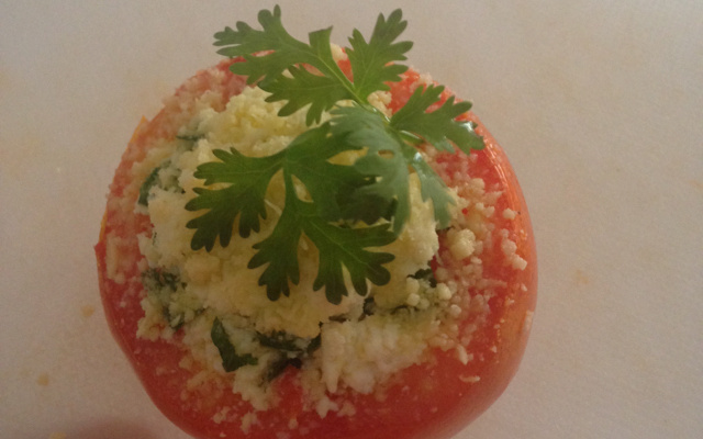 Tomate com recheio temperado