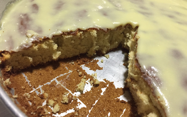 Bolo Simples com cobertura de leite em pó