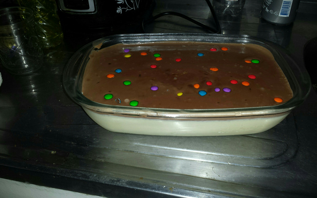 Mousse delicioso de maracujá com chocolate