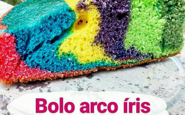 Bolo arco-íris