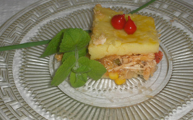 Polenta recheada com frango